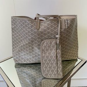 Beige chevron tote bag